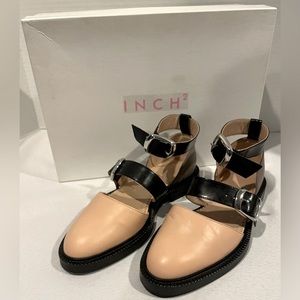 INCH2 / Made In Portugal Closed Toe Nude Black Sandals Women’s 5 1/2 (36)
